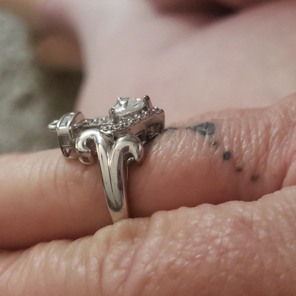 Ring - Picture 2 of 3